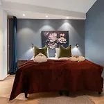 Enter Luxury 4*